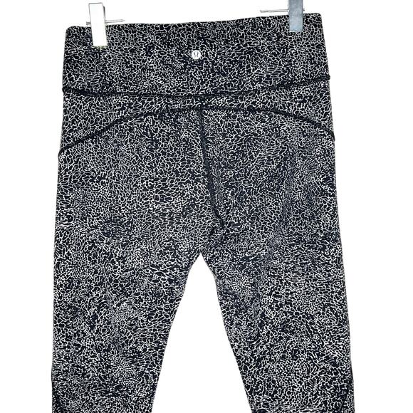 LULULEMON In Movement Tight Crop Pants Everlux Diffuse Starlight Black Size 12 - Picture 7 of 12